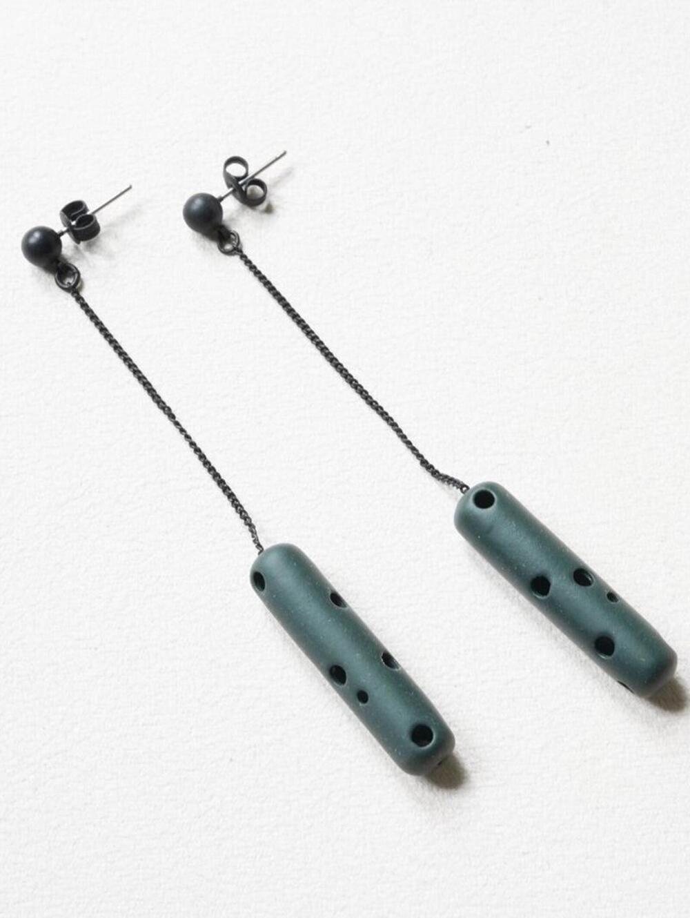 COS Cutout Metal Earrings in Green - Picture 2 of 3
